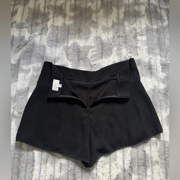 Aritzia Wilfred Larvotto Shorts Black Size 6 - Picture 8 of 10